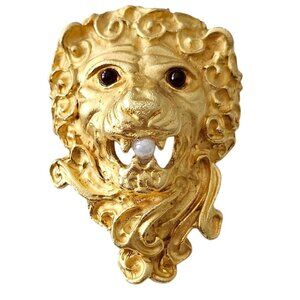Lion Brooch Gold Tone, Red Glass Eyes, Faux Pearl, Pendant Pin L467